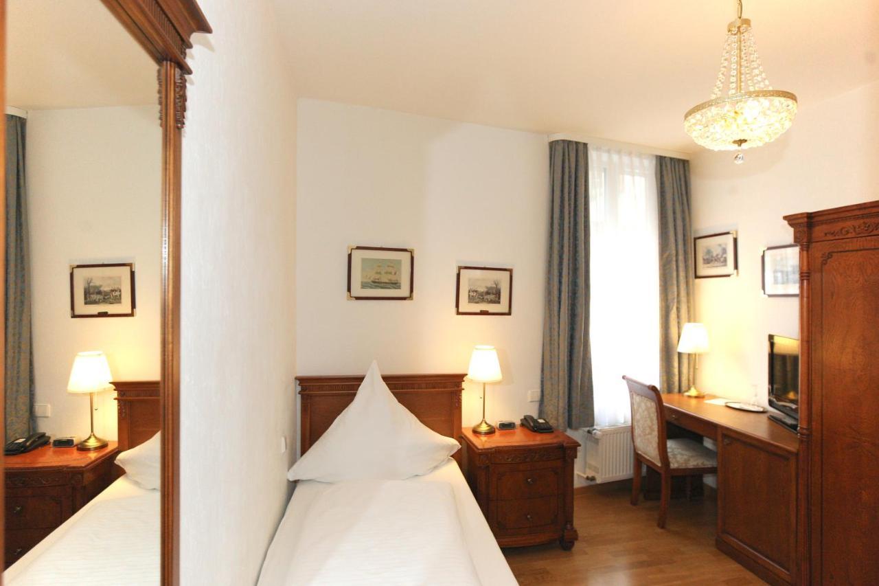 Hotel Rathausgloeckel Baden-Baden Exterior foto